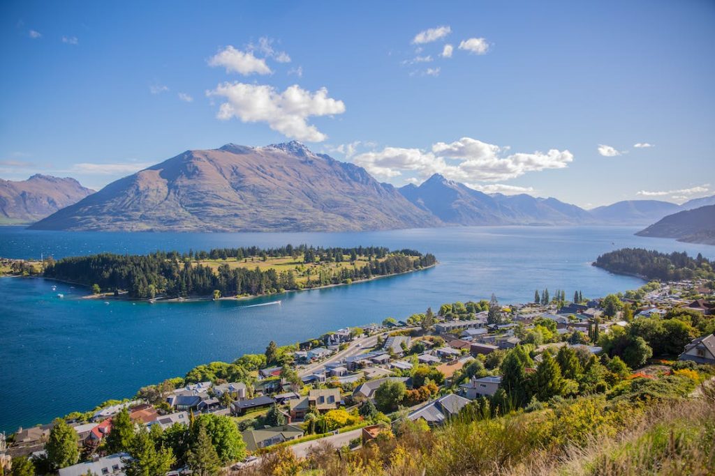 It is advisable to seek asylum in New Zealand